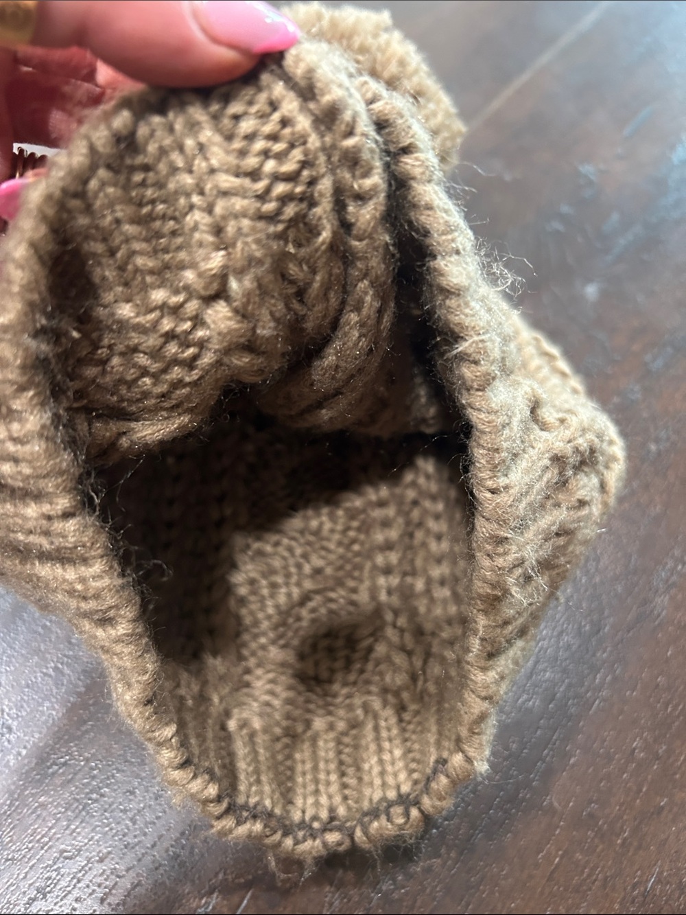 Papillon cable knit beanie hat - Picture 2 of 3